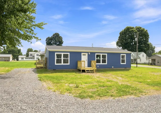 Photo 1 of Single family home for sale at 18428 Laurel St, Laurelville, OH 43135 | MLS# 226031851 | Listing updated on 2026-09-02