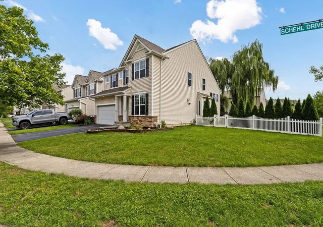 Photo 3 of Single family home for sale at 2642 Schehl Dr, Columbus, OH 43219 | MLS# 226031860 | Listing updated on 2026-08-24