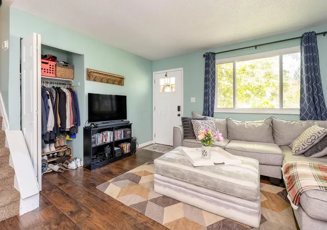 Photo 4 of Single family home for sale at 340 Parkdale Dr, West Jefferson, OH 43162 | MLS# 226032088 | Listing updated on 2026-09-01