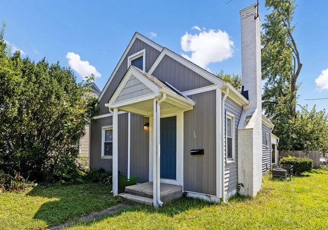 Photo 1 of Single family home for sale at 1087 Loretta Ave, Columbus, OH 43211 | MLS# 226032560 | Listing updated on 2026-09-20