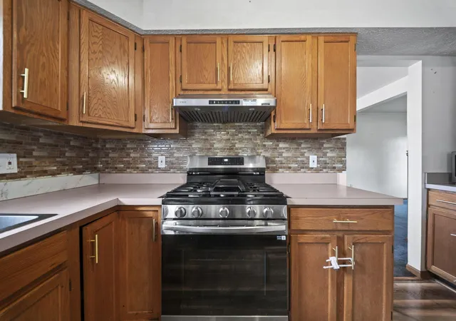 Photo 3 of Single family home for sale at 410 White Path St, Pataskala, OH 43062 | MLS# 226031945 | Listing updated on 2026-10-05
