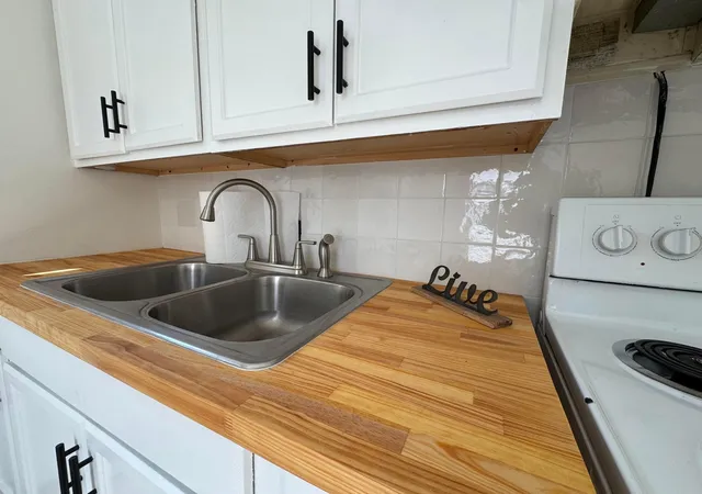 Photo 4 of Single family home for sale at 1425 E 20Th Ave, Columbus, OH 43211 | MLS# 226031911 | Listing updated on 2026-08-26