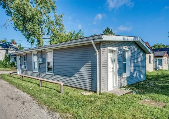 2nd image of 2445 2447 Hiawatha St, Columbus, OH 43211 | MLS# 226031935