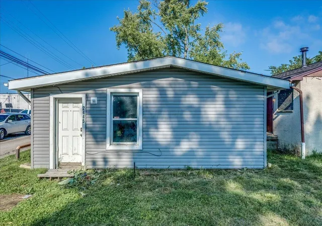 Photo 3 of House for sale at 2445-2447 Hiawatha St, Columbus, OH 43211 | MLS# 226031935 | Listing updated on 2026-09-02