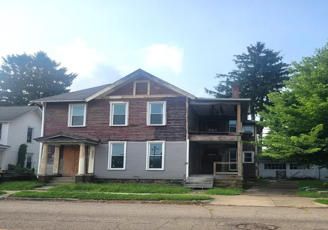1st image of 108 W Locust St, Newark, OH 43055 | MLS# 226031937