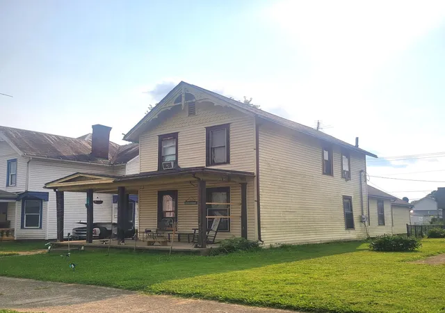 1st image of 151 N Cedar St, Newark, OH 43055 | MLS# 226031940
