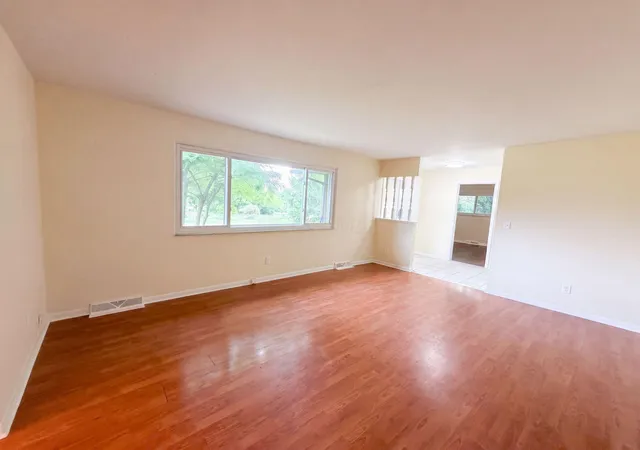 Photo 2 of Single family home for sale at 725 Lawson Dr, Westerville, OH 43081 | MLS# 226031947 | Listing updated on 2026-10-31