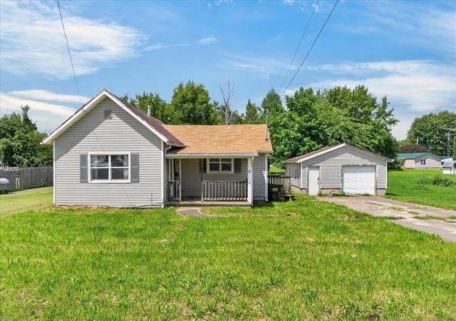 Photo 1 of Sale Pending at 6 Creamer St, Jeffersonville, OH 43128 | MLS# 226031962 | Listing updated on 2026-09-16