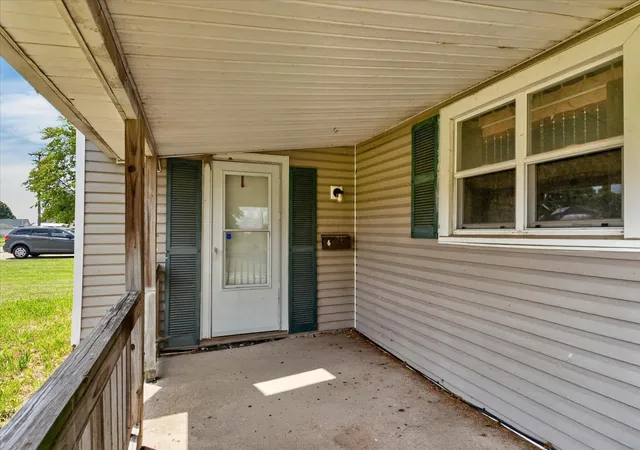 Photo 2 of Sale Pending at 6 Creamer St, Jeffersonville, OH 43128 | MLS# 226031962 | Listing updated on 2026-09-16