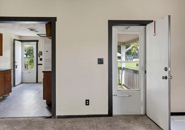 Photo 3 of Sale Pending at 6 Creamer St, Jeffersonville, OH 43128 | MLS# 226031962 | Listing updated on 2026-09-16
