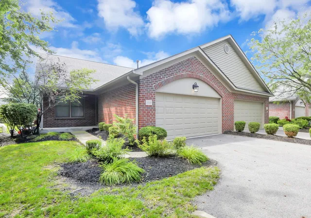 1st image of 5530 Brighton Hill Ln, Dublin, OH 43016 | MLS# 226031967