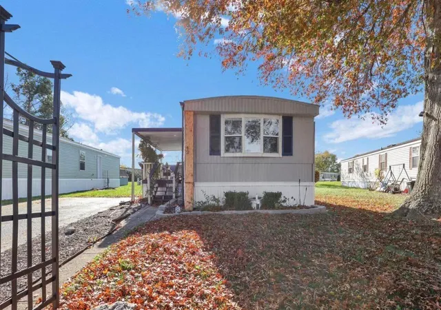 2nd image of 42 Deerpath Rd, Chillicothe, OH 45601 | MLS# 226031973