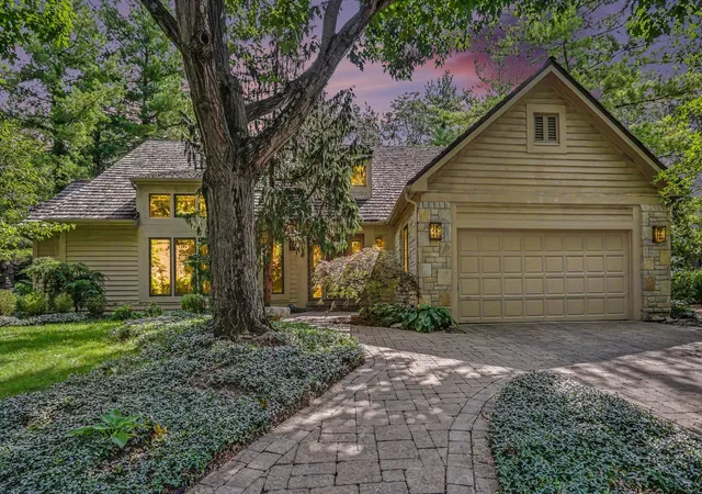 Photo 1 of Sale Pending at 6468 Quarry Ln, Dublin, OH 43017 | MLS# 226032432 | Listing updated on 2026-09-22