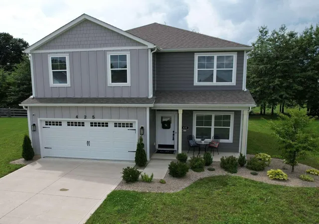 1st image of 425 Park Vista Dr, Delaware, OH 43015 | MLS# 226032059