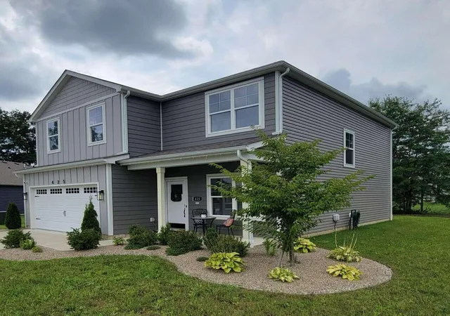 Photo 3 of Single family home for sale at 425 Park Vista Dr, Delaware, OH 43015 | MLS# 226032059 | Listing updated on 2026-09-26
