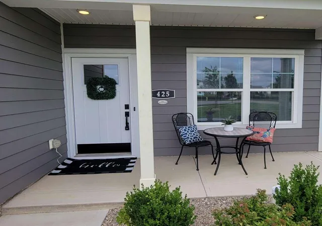 Photo 4 of Single family home for sale at 425 Park Vista Dr, Delaware, OH 43015 | MLS# 226032059 | Listing updated on 2026-10-23