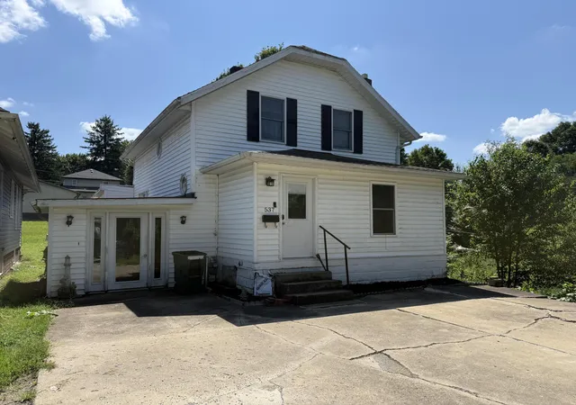 Photo 3 of Single family home for sale at 537 Harrison St, New Lexington, OH 43764 | MLS# 226032017 | Listing updated on 2026-09-23