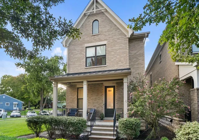 1st image of 954 W 1st Ave, Grandview Heights, OH 43212 | MLS# 226032036