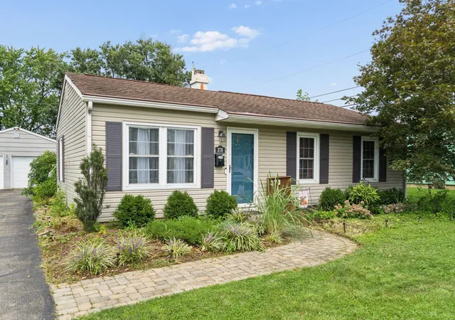 Photo 3 of Single family home for sale at 370 Sunnyview Dr, Circleville, OH 43113 | MLS# 226032011 | Listing updated on 2026-09-04