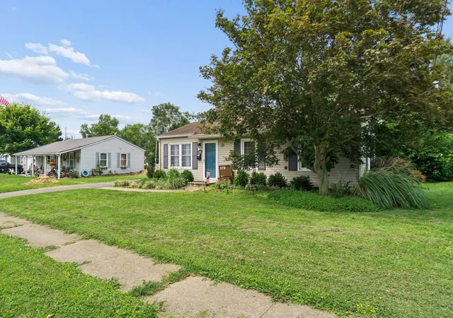 Photo 5 of Single family home for sale at 370 Sunnyview Dr, Circleville, OH 43113 | MLS# 226032011 | Listing updated on 2026-09-04