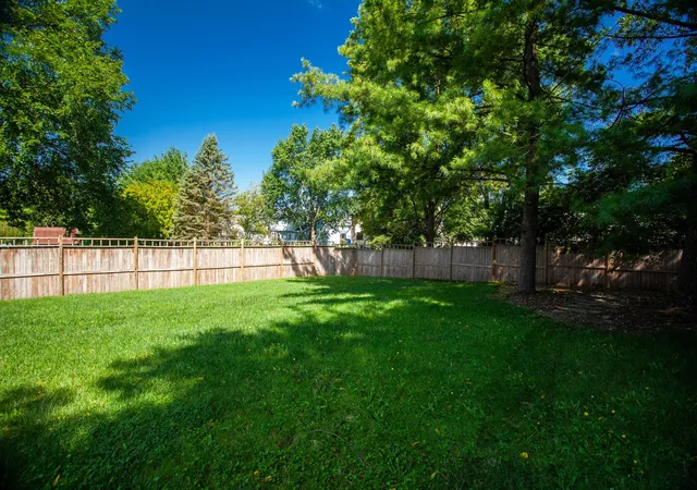 Photo 3 of Single family home for sale at 724 Hunters Run, Columbus, OH 43230 | MLS# 226032025 | Listing updated on 2026-10-03