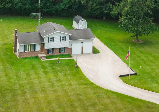 Photo 4 of Single family home for sale at 29468 New Castle Rd, Walhonding, OH 43843 | MLS# 226032024 | Listing updated on 2026-08-23