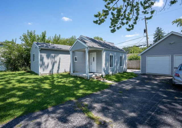 2nd image of 746 Pierce Ave, Whitehall, OH 43213 | MLS# 226032038