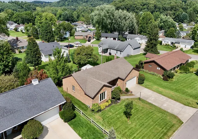 image of 2074 Coldspring Dr, Lancaster, OH 43130 | MLS# 226032051