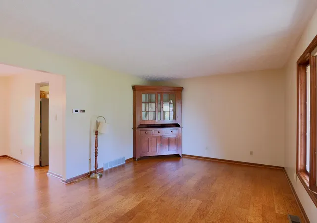 image of 2074 Coldspring Dr, Lancaster, OH 43130 | MLS# 226032051