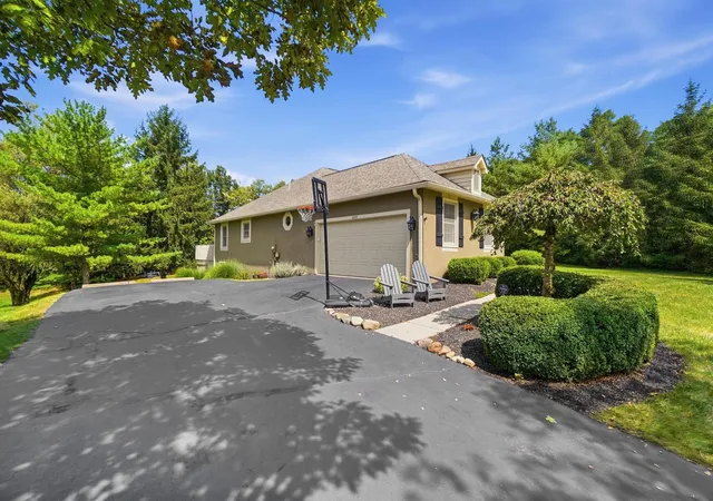 Photo 4 of Single family home for sale at 6379 Crystal Valley Dr, Galena, OH 43021 | MLS# 226032132 | Listing updated on 2026-10-19