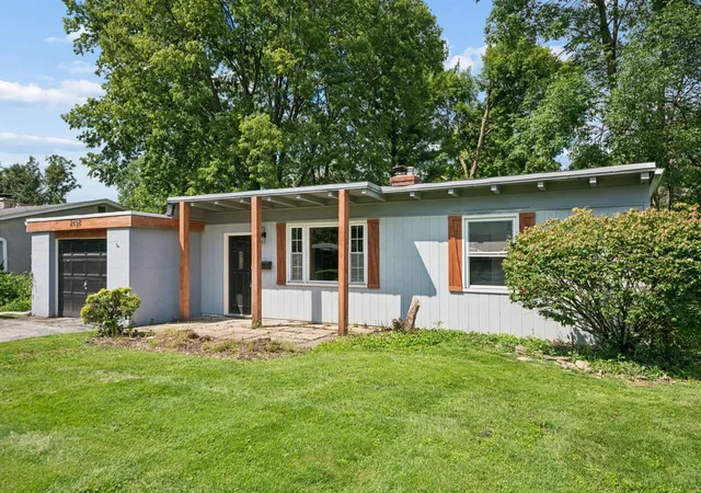 2nd image of 2458 Edgevale Rd, Columbus, OH 43221 | MLS# 226032054