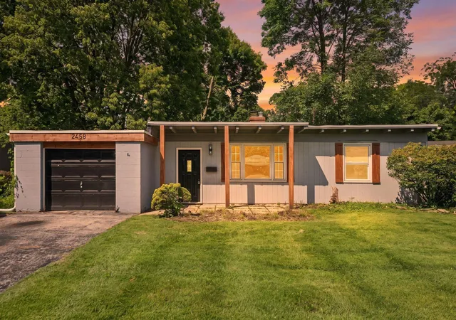 Photo 3 of Single family home for sale at 2458 Edgevale Rd, Columbus, OH 43221 | MLS# 226032054 | Listing updated on 2026-10-13