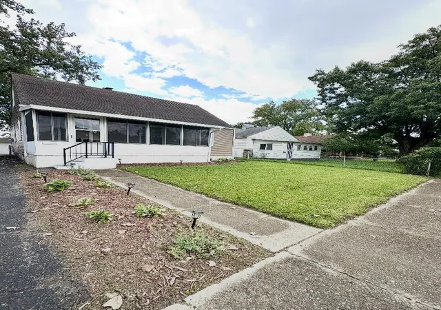 Photo 2 of Single family home for sale at 1341 E 15th Ave, Columbus, OH 43211 | MLS# 226032066 | Listing updated on 2026-08-31