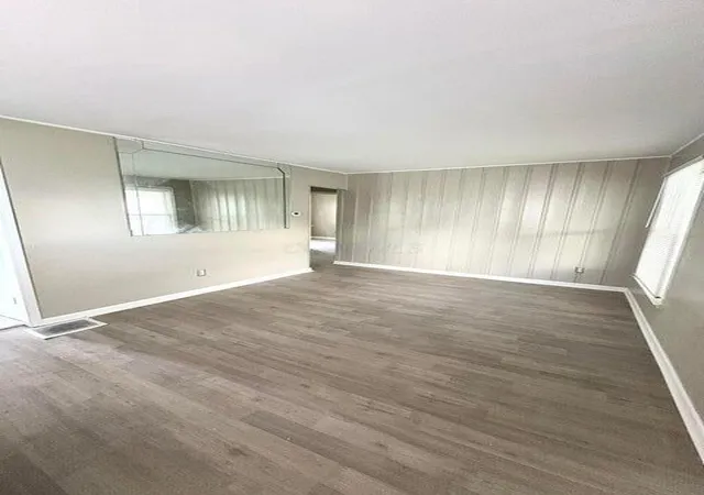 Photo 4 of Single family home for sale at 1341 E 15Th Ave, Columbus, OH 43211 | MLS# 226032066 | Listing updated on 2026-08-31
