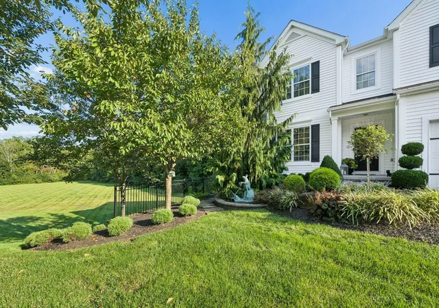 Photo 3 of Single family home for sale at 4543 Shady Blossom Ln, Columbus, OH 43230 | MLS# 226032121 | Listing updated on 2026-09-25