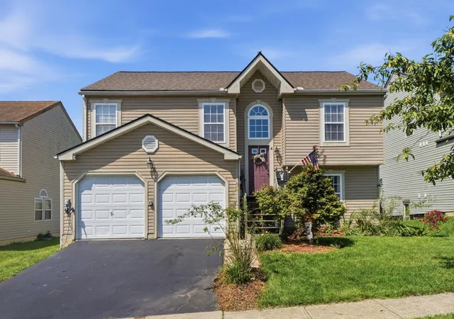 Photo 1 of Single family home for sale at 4 Danielson Cir, South Bloomfield, OH 43103 | MLS# 226032165 | Listing updated on 2026-08-31
