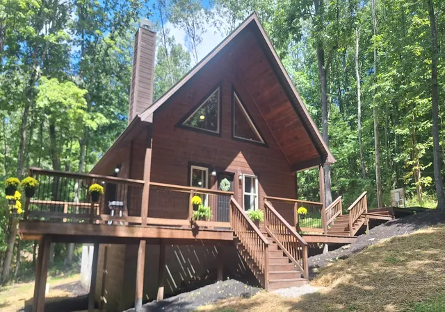 Photo 2 of Single family home for sale at 35047 Clay Hill Rd, Logan, OH 43138 | MLS# 226032071 | Listing updated on 2026-09-12