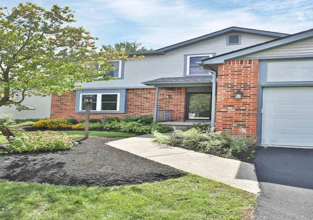 Photo 2 of Single family home for sale at 3311 Harbor Bay Dr, Columbus, OH 43221 | MLS# 226032152 | Listing updated on 2026-10-07