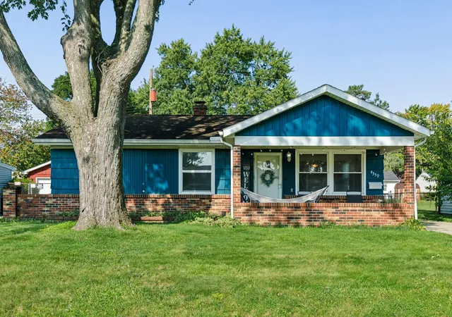 Photo 3 of Single Family Residence at 4359 Maplegrove Dr, Grove City, OH 43123 | MLS# 226032068 | | Sold on 2026-10-09