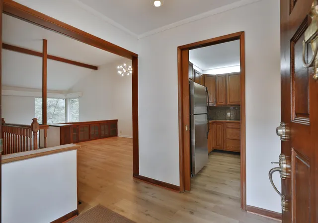 Photo 4 of Single family home for sale at 519 E Cooke Rd, Columbus, OH 43214 | MLS# 226032236 | Listing updated on 2026-09-29