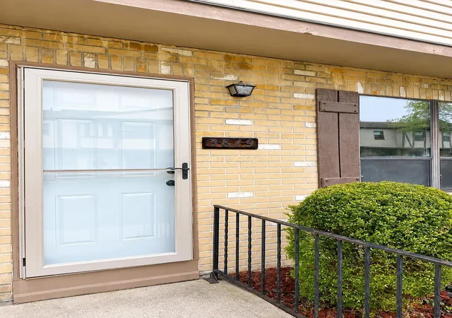 Photo 1 of Condo for sale at 3819 Queen Anne Pl, Grove City, OH 43123 | MLS# 226032252 | Listing updated on 2026-09-21