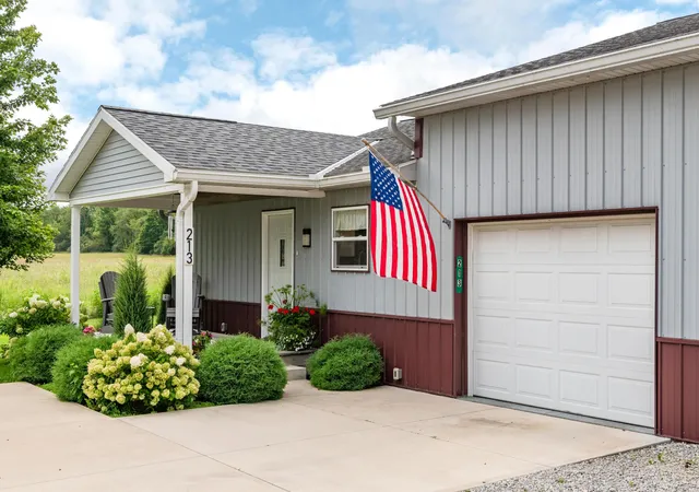 Photo 2 of Single family home for sale at 213 E Lawn Ave, Saint Paris, OH 43072 | MLS# 226032075 | Listing updated on 2026-09-25