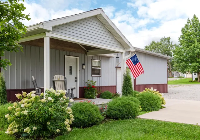 Photo 3 of Single family home for sale at 213 E Lawn Ave, Saint Paris, OH 43072 | MLS# 226032075 | Listing updated on 2026-09-25