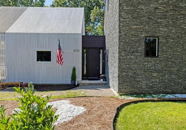 Photo 3 of Single family home for sale at 8206 Maxtown Rd, Westerville, OH 43082 | MLS# 226032378 | Listing updated on 2026-09-13