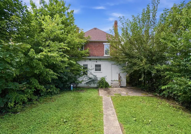 Photo 2 of Single family home for sale at 872 Wilson Ave, Columbus, OH 43206 | MLS# 226032105 | Listing updated on 2026-09-15