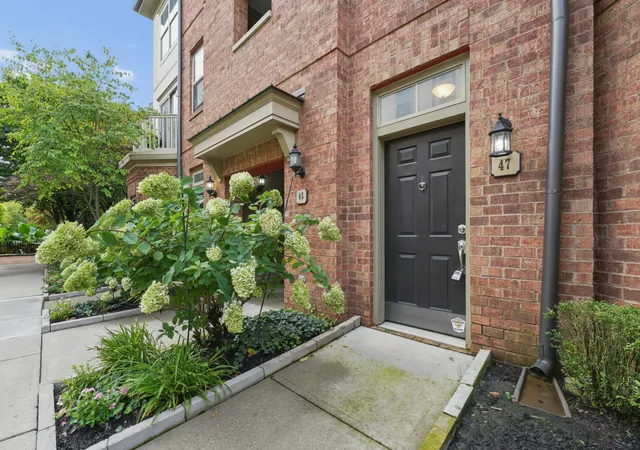 Photo 3 of Condo for sale at 47 Victorian Gate Wy, Columbus, OH 43215 | MLS# 226032388 | Listing updated on 2026-08-28
