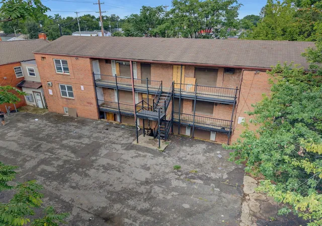 Photo 3 of Multi family home for sale at 1084 1086 E Hudson St, Columbus, OH 43211 | MLS# 226032175 | Listing updated on 2026-10-05