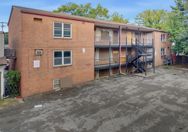 Photo 3 of House for sale at 1084-1086 E Hudson St, Columbus, OH 43211 | MLS# 226032175 | Listing updated on 2026-10-05