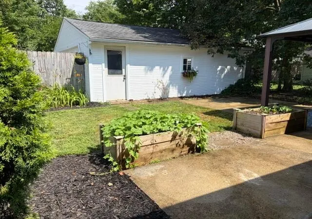 Photo 2 of Single family home for sale at 100 Neal Ave, Newark, OH 43055 | MLS# 226032251 | Listing updated on 2026-09-08