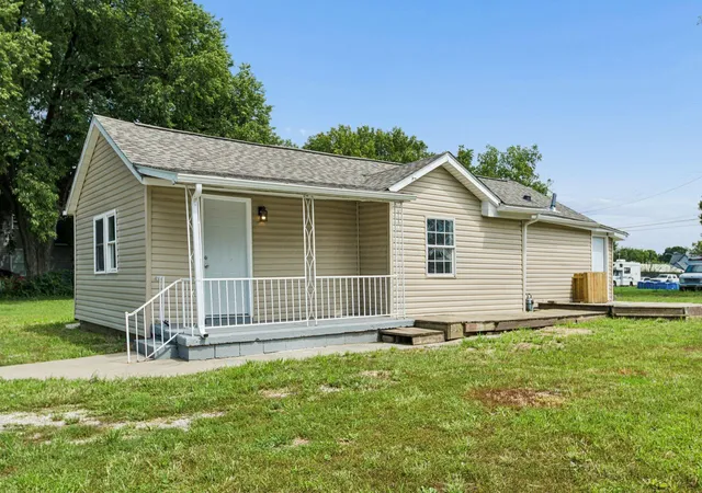 Photo 3 of Single family home for sale at 452 Holton Ave, Columbus, OH 43223 | MLS# 226032149 | Listing updated on 2026-10-08